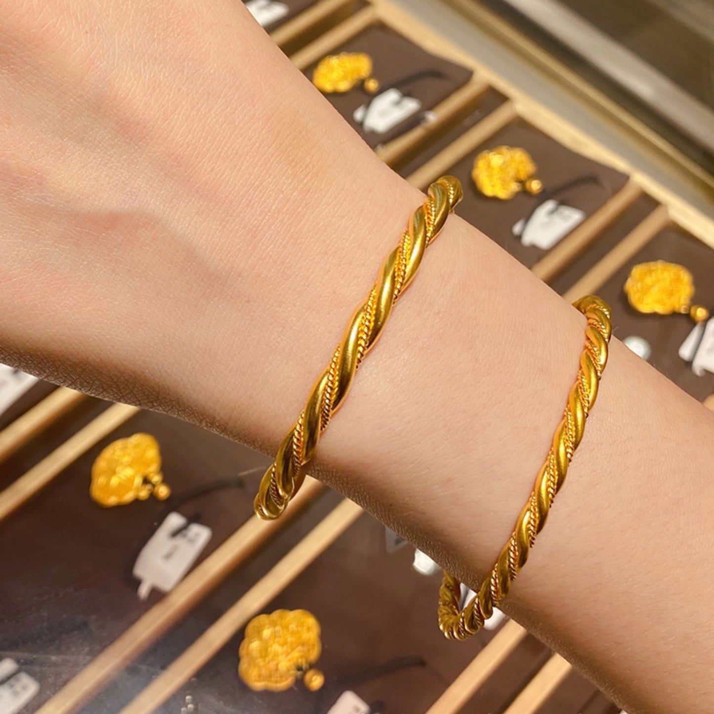 Wealth Knot Gold Bangle-Wealth & Success